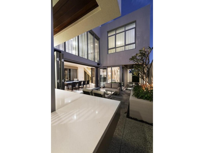 48 Pantheon Avenue, North Coogee WA 6163