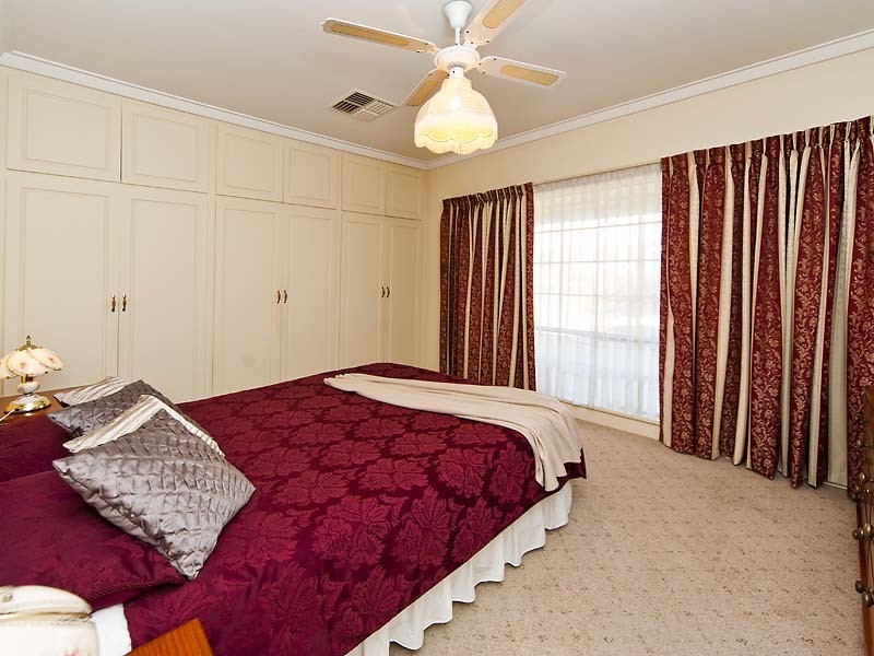 66 Turfan Way, Munster WA 6166