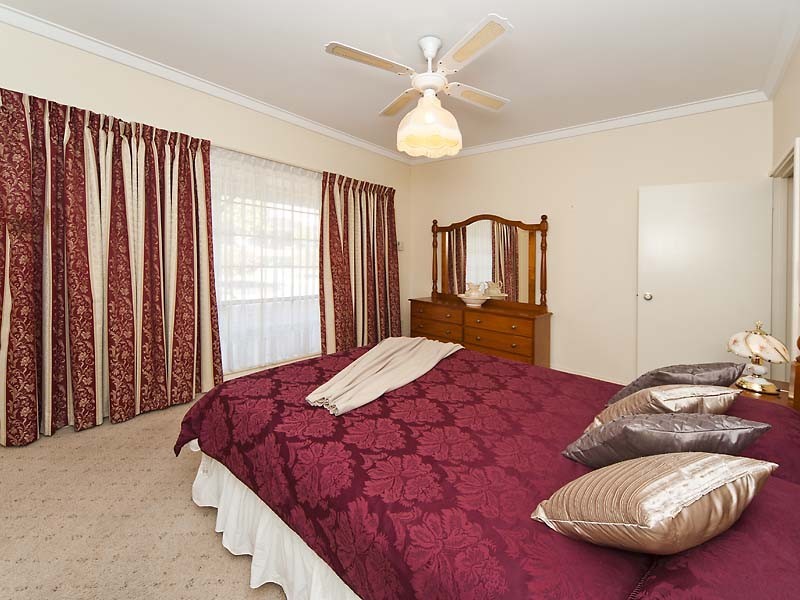 66 Turfan Way, Munster WA 6166