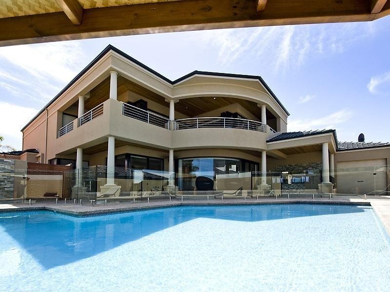 1 LUSCOMBE WAY, Coogee WA 6166