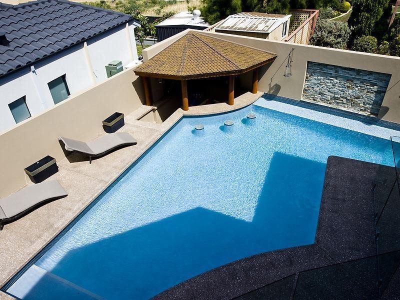 1 LUSCOMBE WAY, Coogee WA 6166