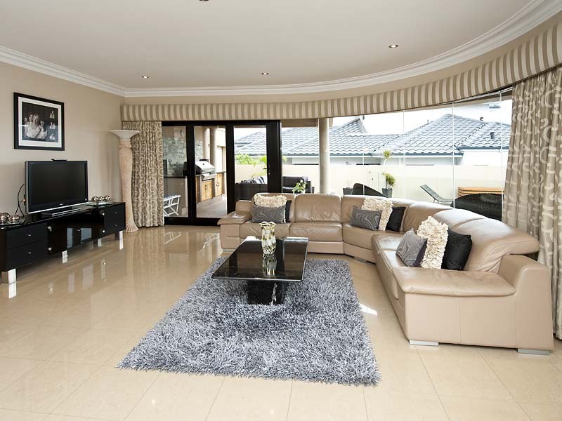 1 LUSCOMBE WAY, Coogee WA 6166