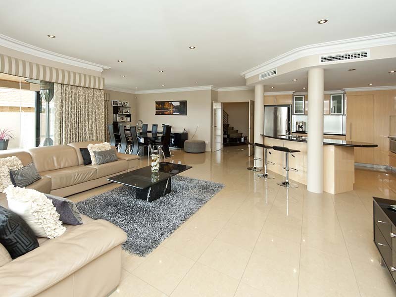 1 LUSCOMBE WAY, Coogee WA 6166