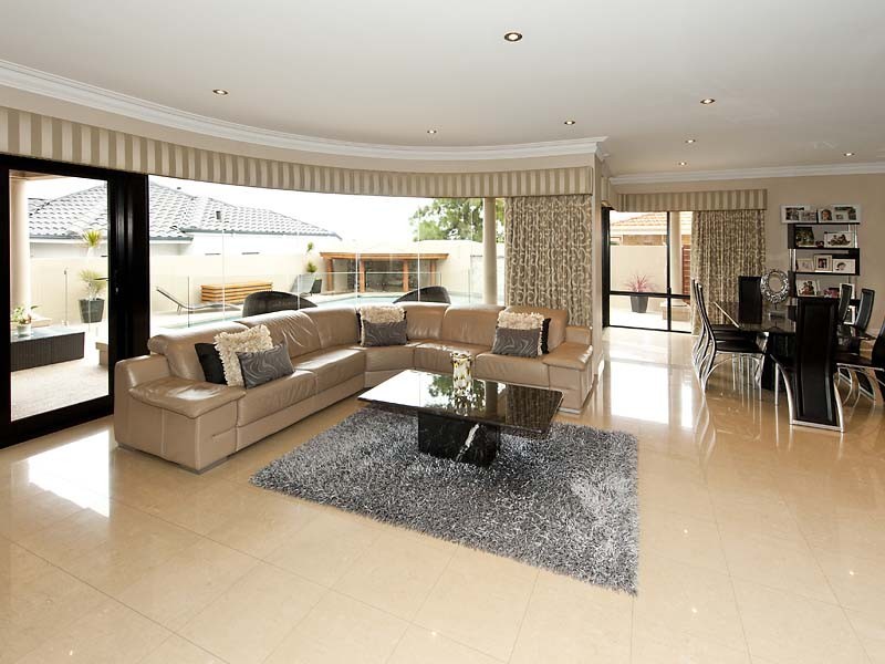 1 LUSCOMBE WAY, Coogee WA 6166