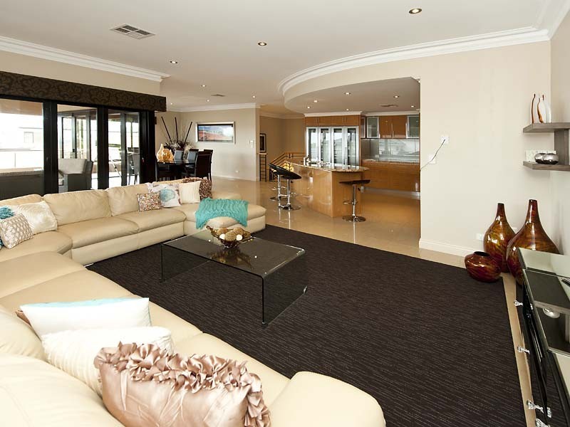 1 LUSCOMBE WAY, Coogee WA 6166