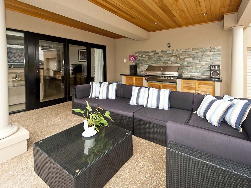 1 LUSCOMBE WAY, Coogee WA 6166