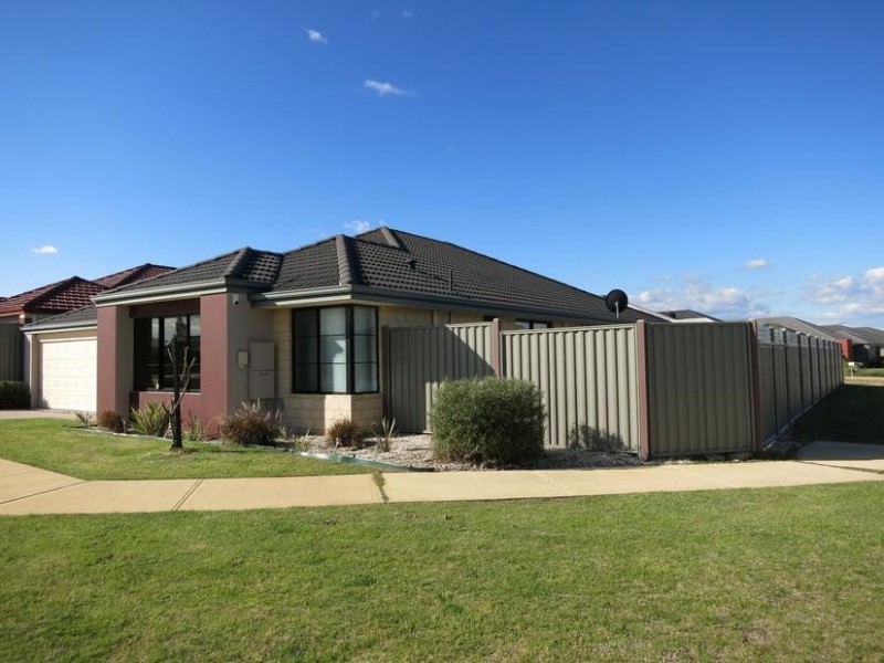 136 Columbia Parkway, Piara Waters WA 6112