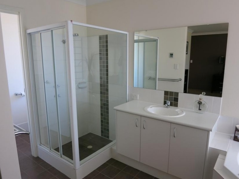 136 Columbia Parkway, Piara Waters WA 6112