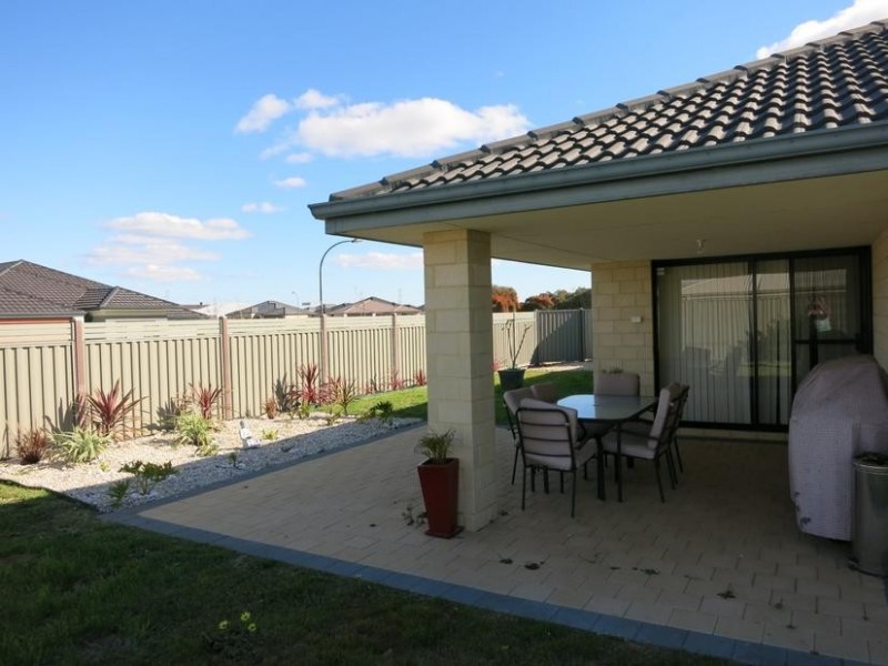 136 Columbia Parkway, Piara Waters WA 6112