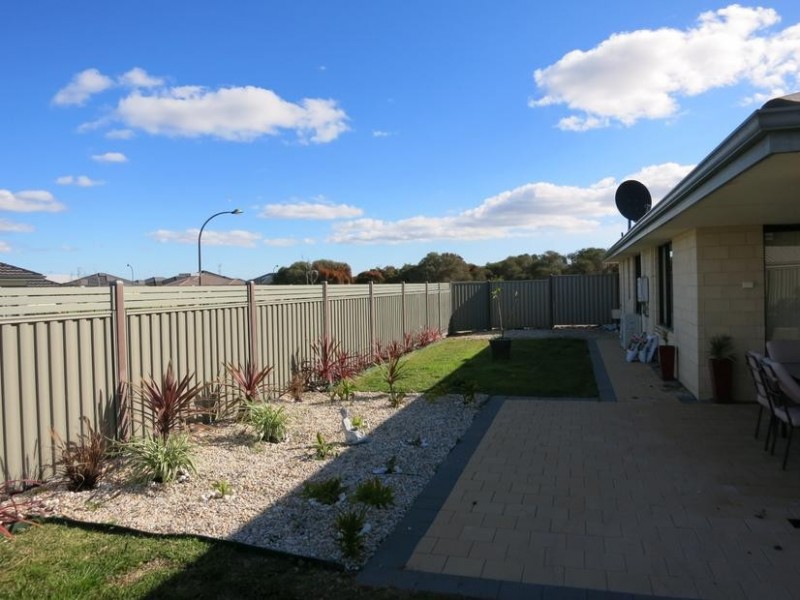 136 Columbia Parkway, Piara Waters WA 6112