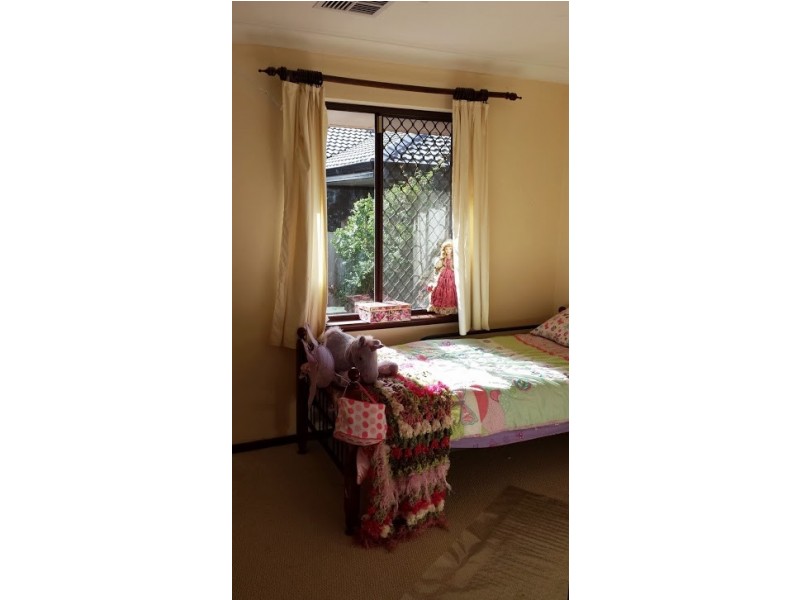 13 Parkfield Road, Kelmscott WA 6111