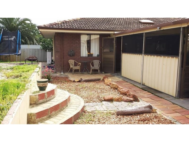 13 Parkfield Road, Kelmscott WA 6111