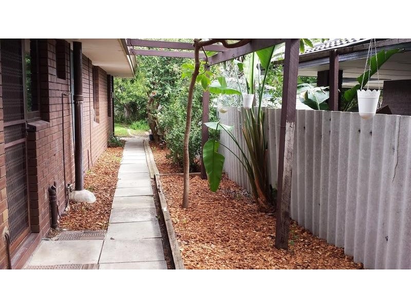 13 Parkfield Road, Kelmscott WA 6111