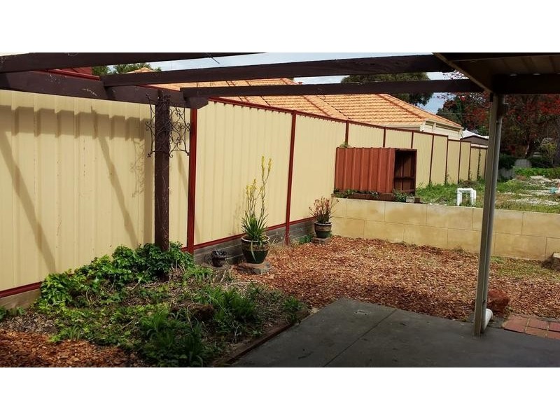 13 Parkfield Road, Kelmscott WA 6111