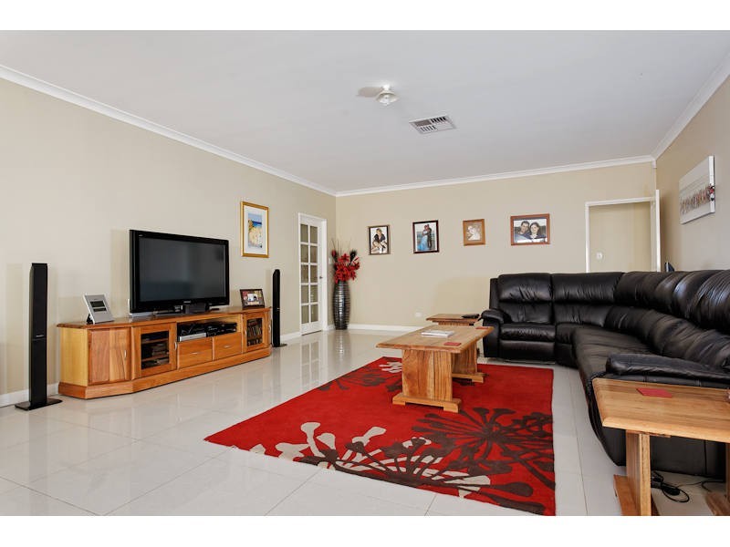 1 Senna Close, Coogee WA 6166