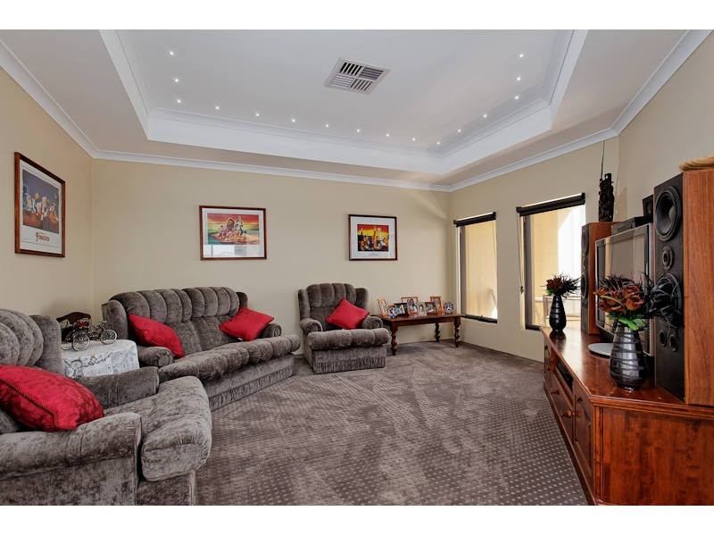 1 Senna Close, Coogee WA 6166