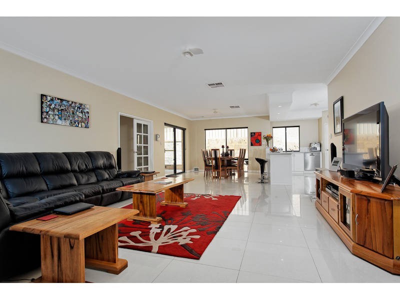 1 Senna Close, Coogee WA 6166