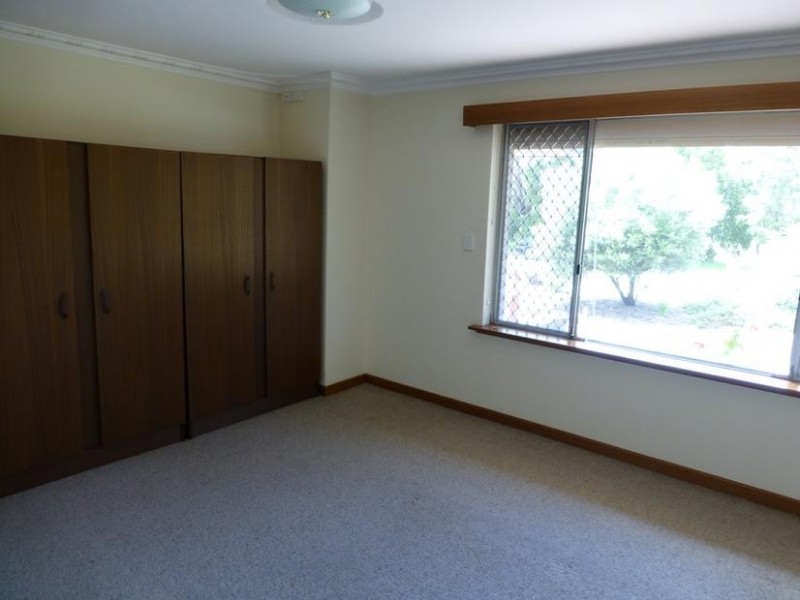 15 Fitzwater Way, Spearwood WA 6163