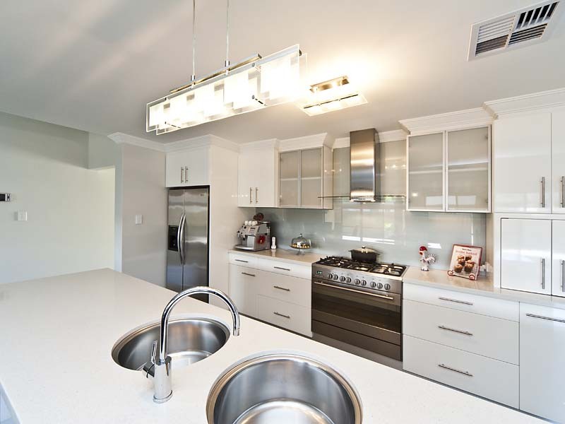 10 Hamelin Drive, Munster WA 6166