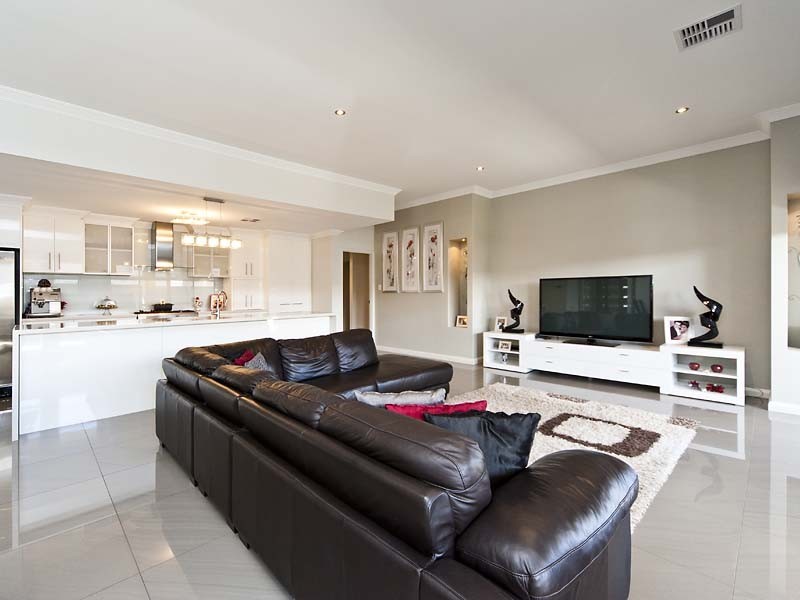 10 Hamelin Drive, Munster WA 6166