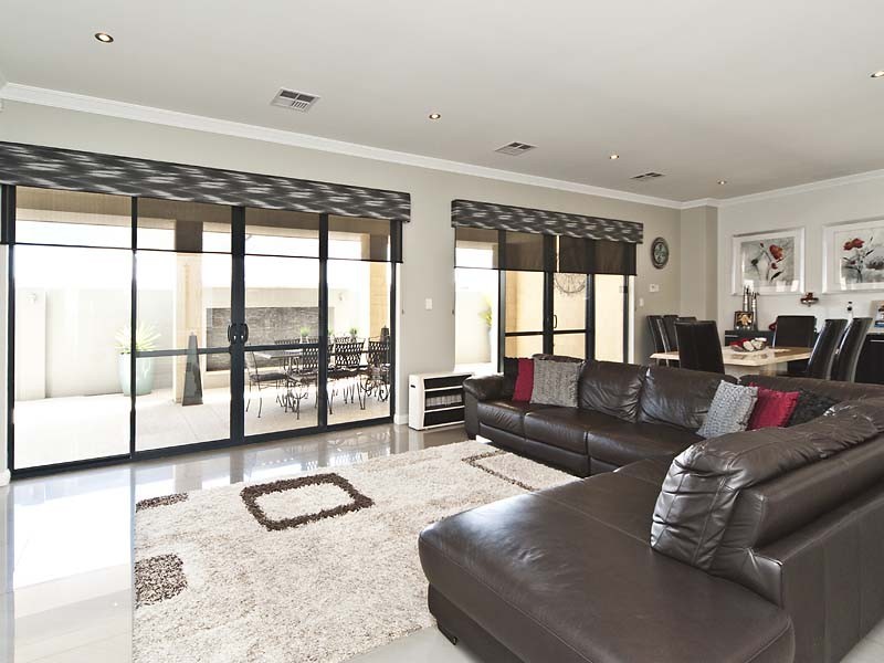 10 Hamelin Drive, Munster WA 6166