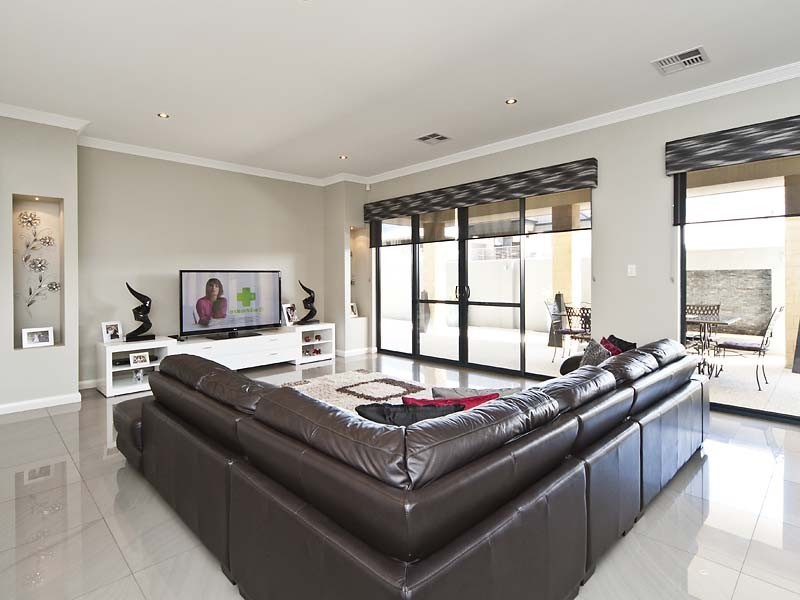 10 Hamelin Drive, Munster WA 6166