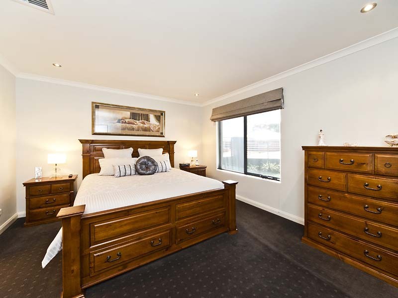 10 Hamelin Drive, Munster WA 6166