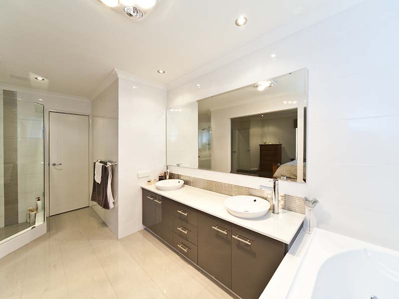 10 Hamelin Drive, Munster WA 6166