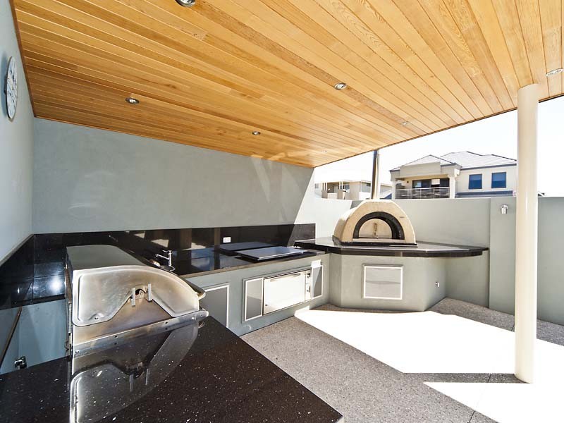 10 Hamelin Drive, Munster WA 6166