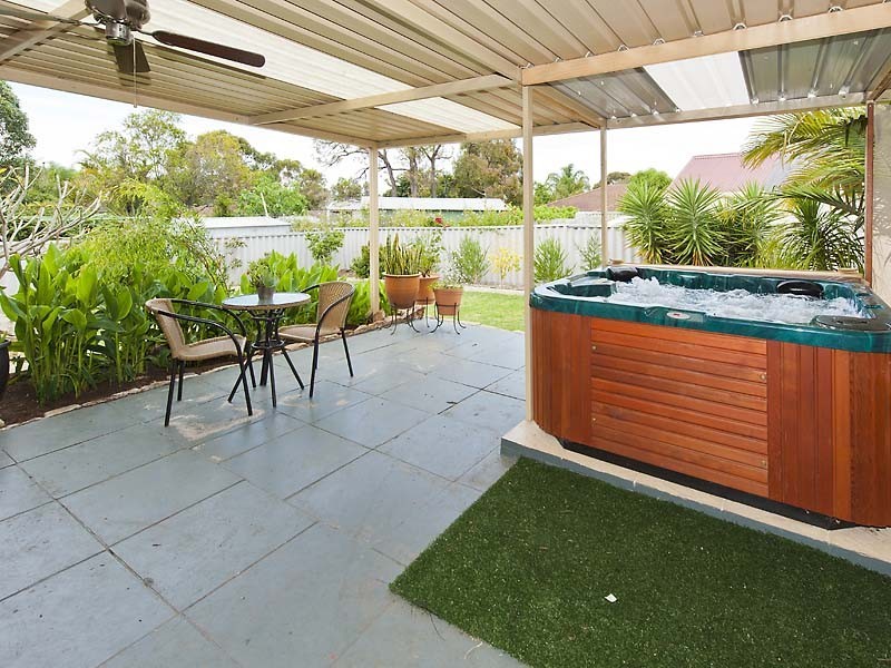 6 Rapania Rise, Yangebup WA 6164