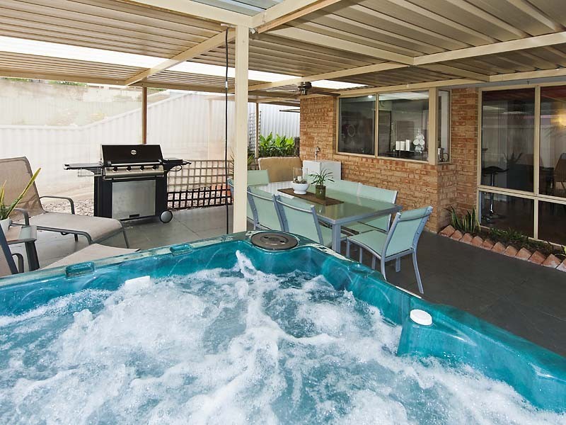 6 Rapania Rise, Yangebup WA 6164