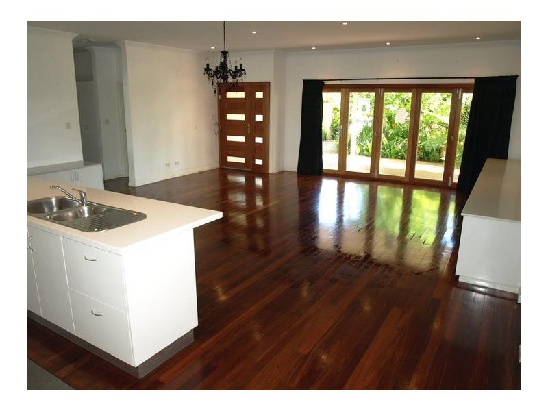 2 LYNN ST, Hilton WA 6163