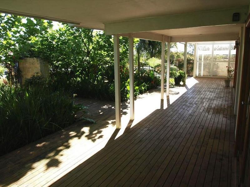 2 LYNN ST, Hilton WA 6163