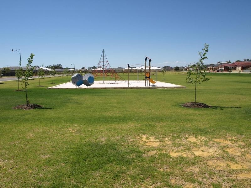 19 ALBION AVE, Munster WA 6166