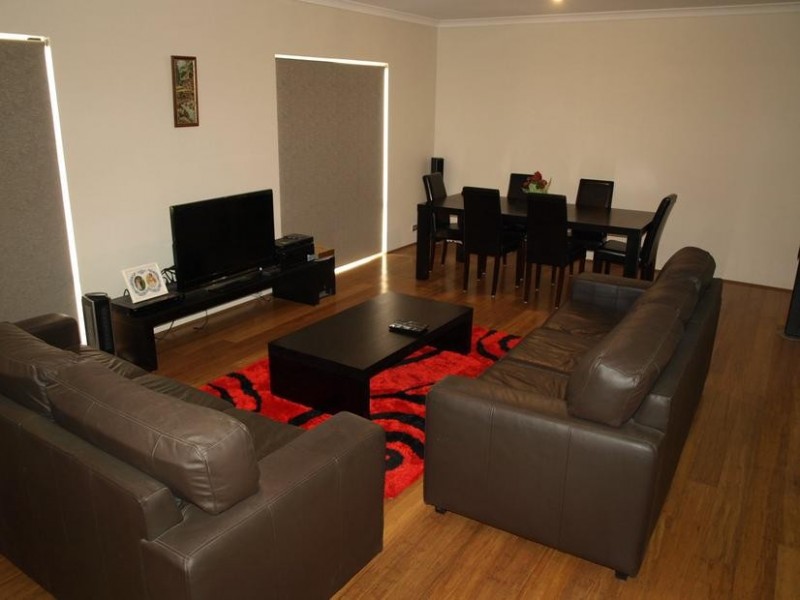 11B GICHA CL, Munster WA 6166