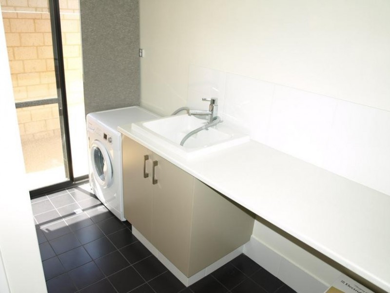 11B GICHA CL, Munster WA 6166