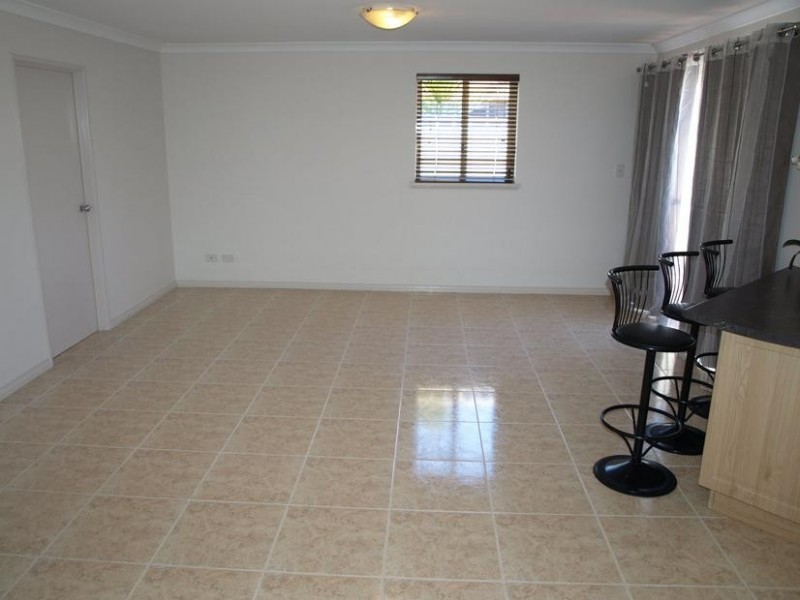 5/28 RIVERINA PDE, Munster WA 6166