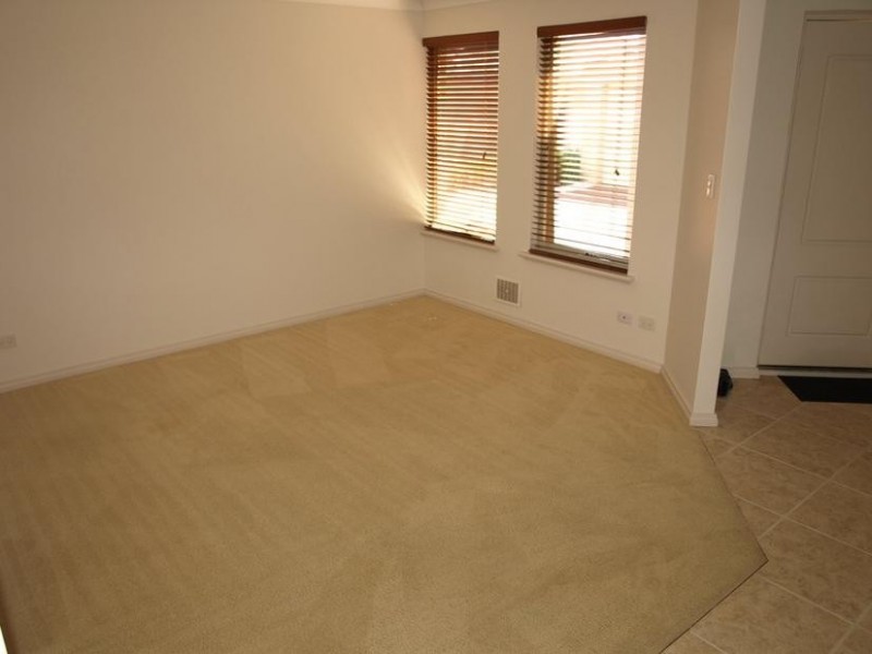 5/28 RIVERINA PDE, Munster WA 6166