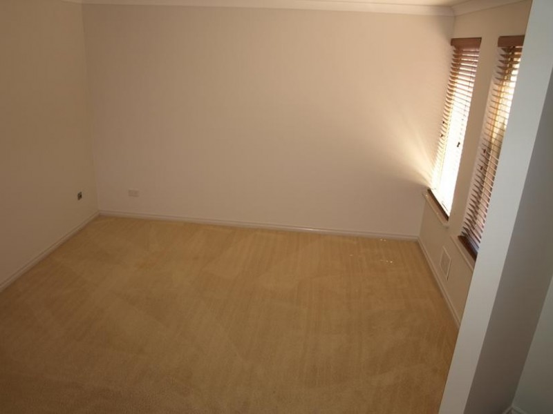 5/28 RIVERINA PDE, Munster WA 6166