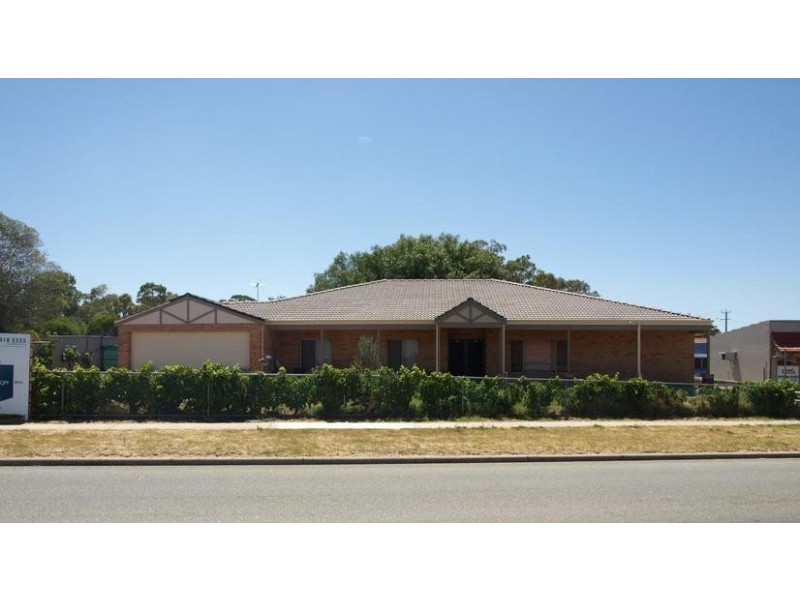 614 ROCKINGHAM ROAD, Munster WA 6166