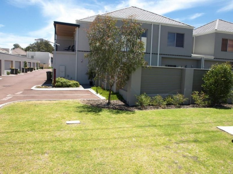 69 BALER CT, Hammond Park WA 6164