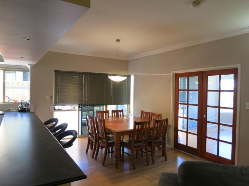 14 Carnegie Parade, Success WA 6164