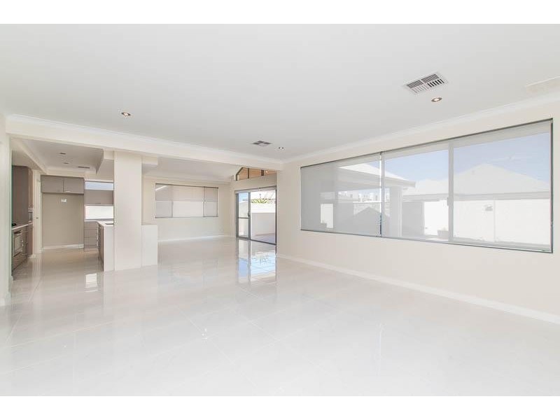 53 Newark Turn, North Coogee WA 6163