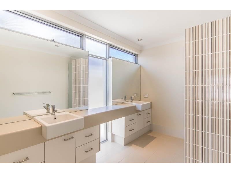 53 Newark Turn, North Coogee WA 6163