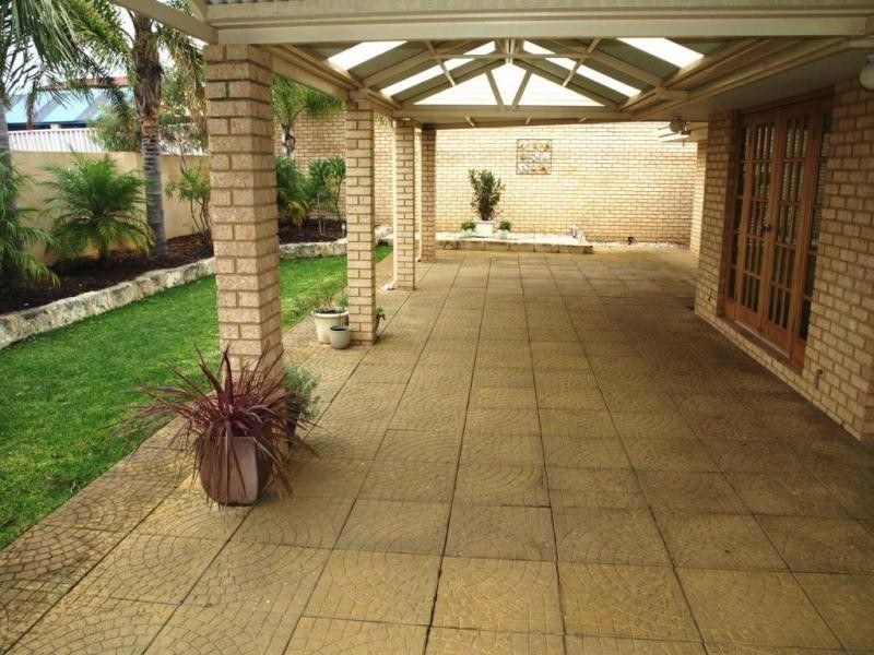 21 STRICKLAND CT, Coogee WA 6166