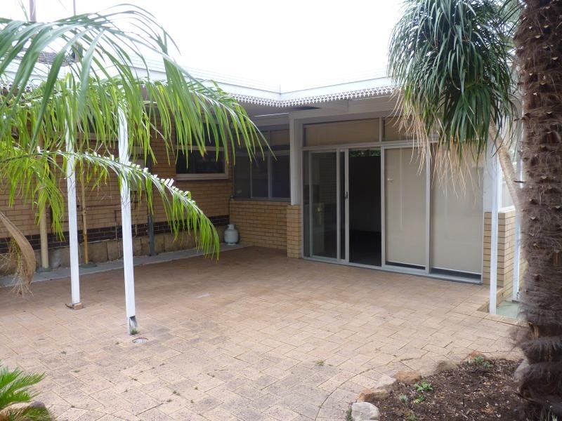37 Pembroke Street, Bicton WA 6157