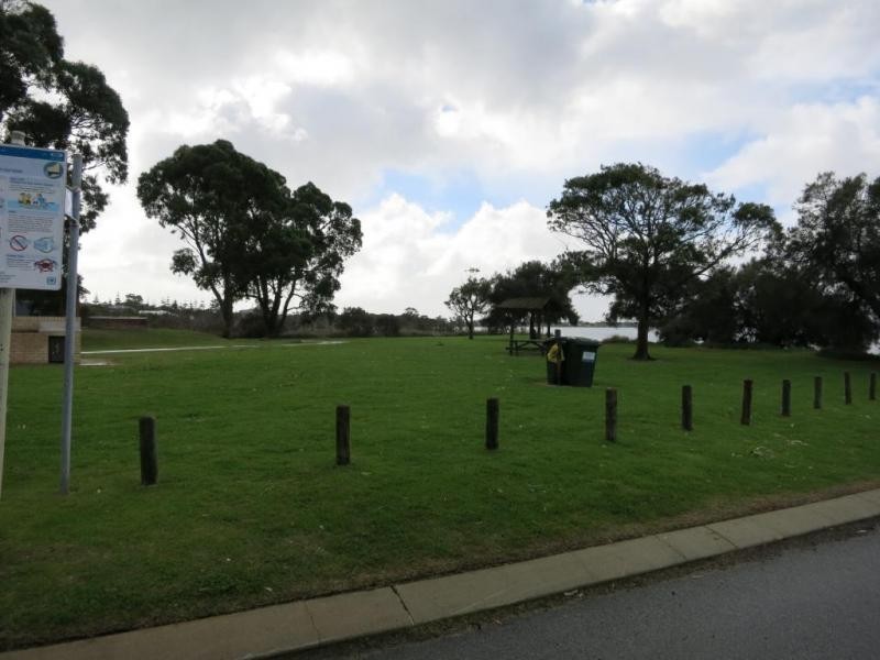 3 Illyarrie Avenue, Falcon WA 6210