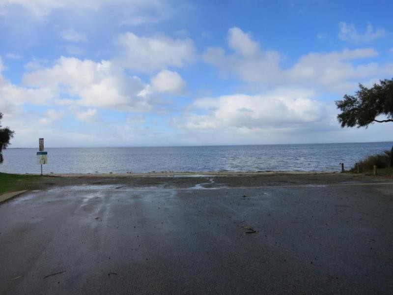 3 Illyarrie Avenue, Falcon WA 6210