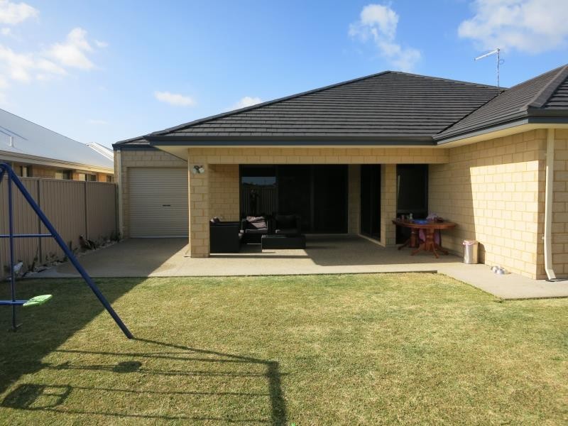 3 Velaluka Drive, Munster WA 6166