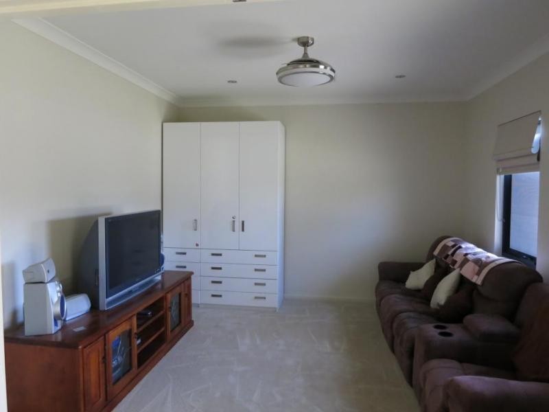 3 Velaluka Drive, Munster WA 6166